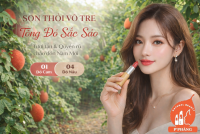 CÔ GÁI TAY CẦM CÂY SON VỎ TREVỚI VƯỜN GẤC