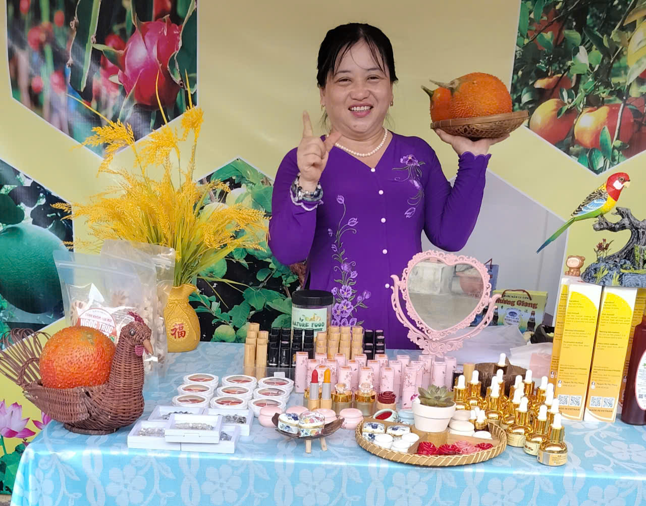 •	Câu chuyện khởi nghiệp truyền cảm hứng - Cô giáo Nguyễn Thị Pha Phăng