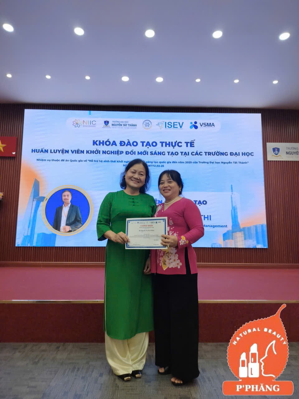 HÌNH CHỤP VƠI SƯ PHỤ