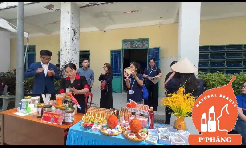 CÁC THẦY CÔ TRƯỜNG ĐH GREENWITH