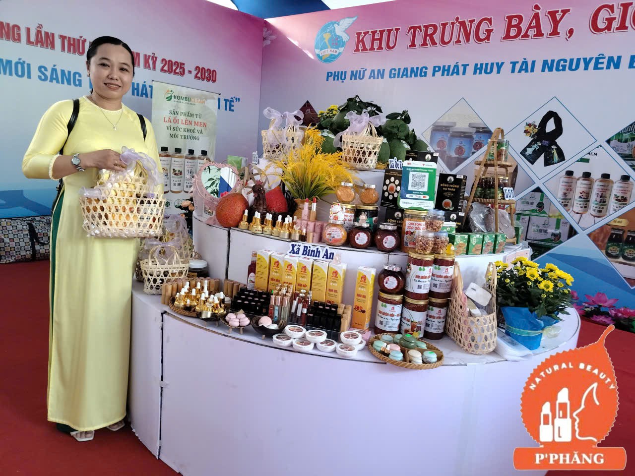 EM KHÁCH ĐÃ CHỐT GIỎ QUÀ VỚI NHIỀU SẢN PHẨM GẤC LÀM QUÀ TẶNG